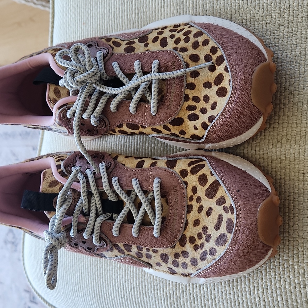 NEW Sneakers Flower Mountain Size 7.5 - Picture 12 of 12
